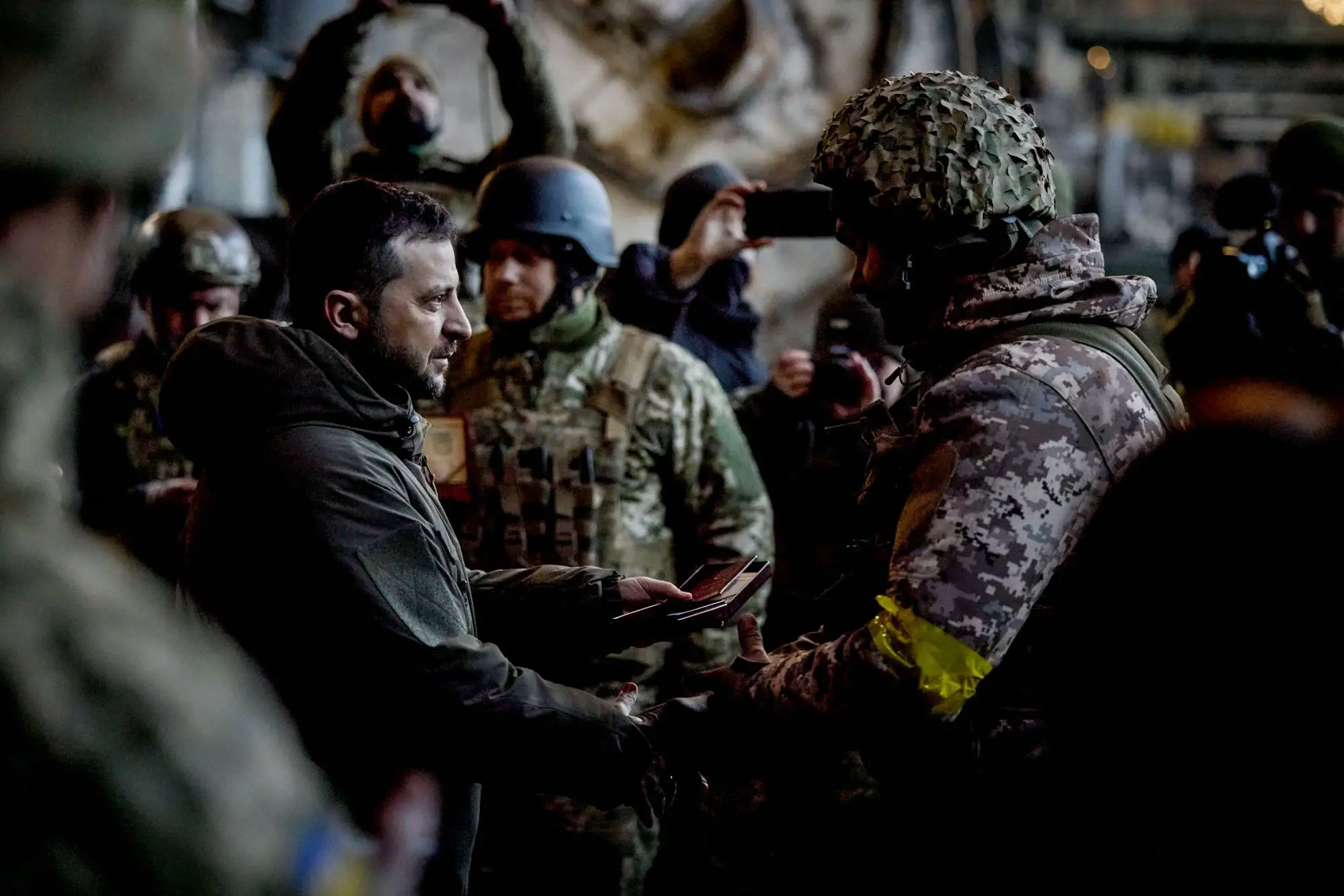 Zelensky visits troops