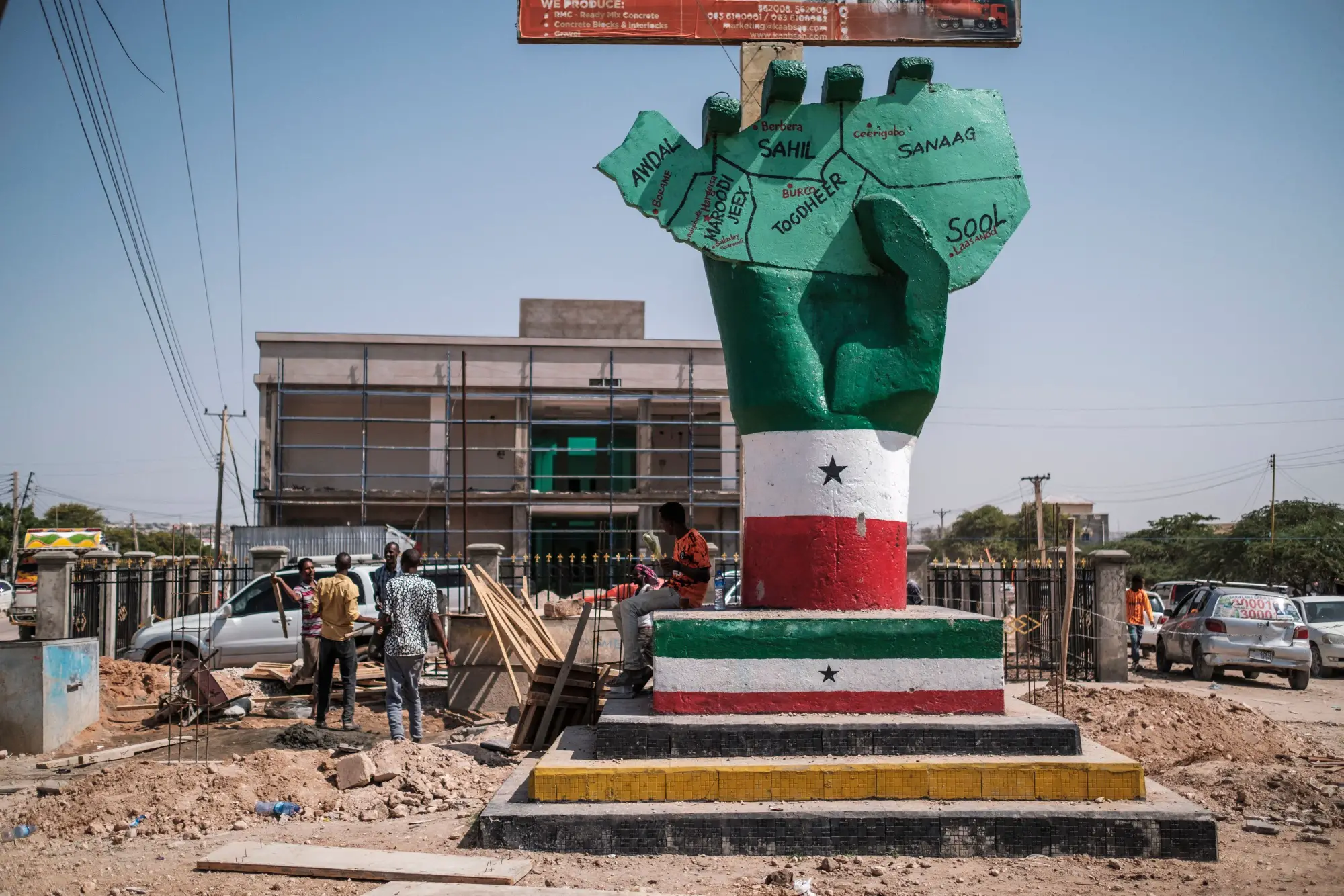 An independence monument, depicting a hand holding a map of the disputed region, in Hargeisa, Somaliland.