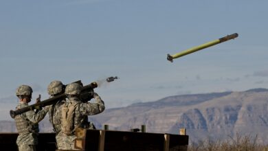 Soldiers firing a Stinger missile