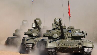 T-80 battle tanks