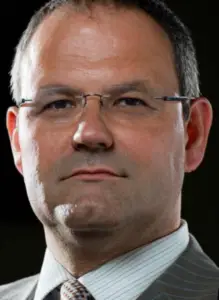 Headshot Alistair Millar
