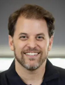 Headshot Yochai Corem